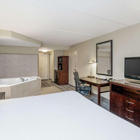 סנדסטון Hilton Garden Inn Richmond Airport מראה חיצוני תמונה