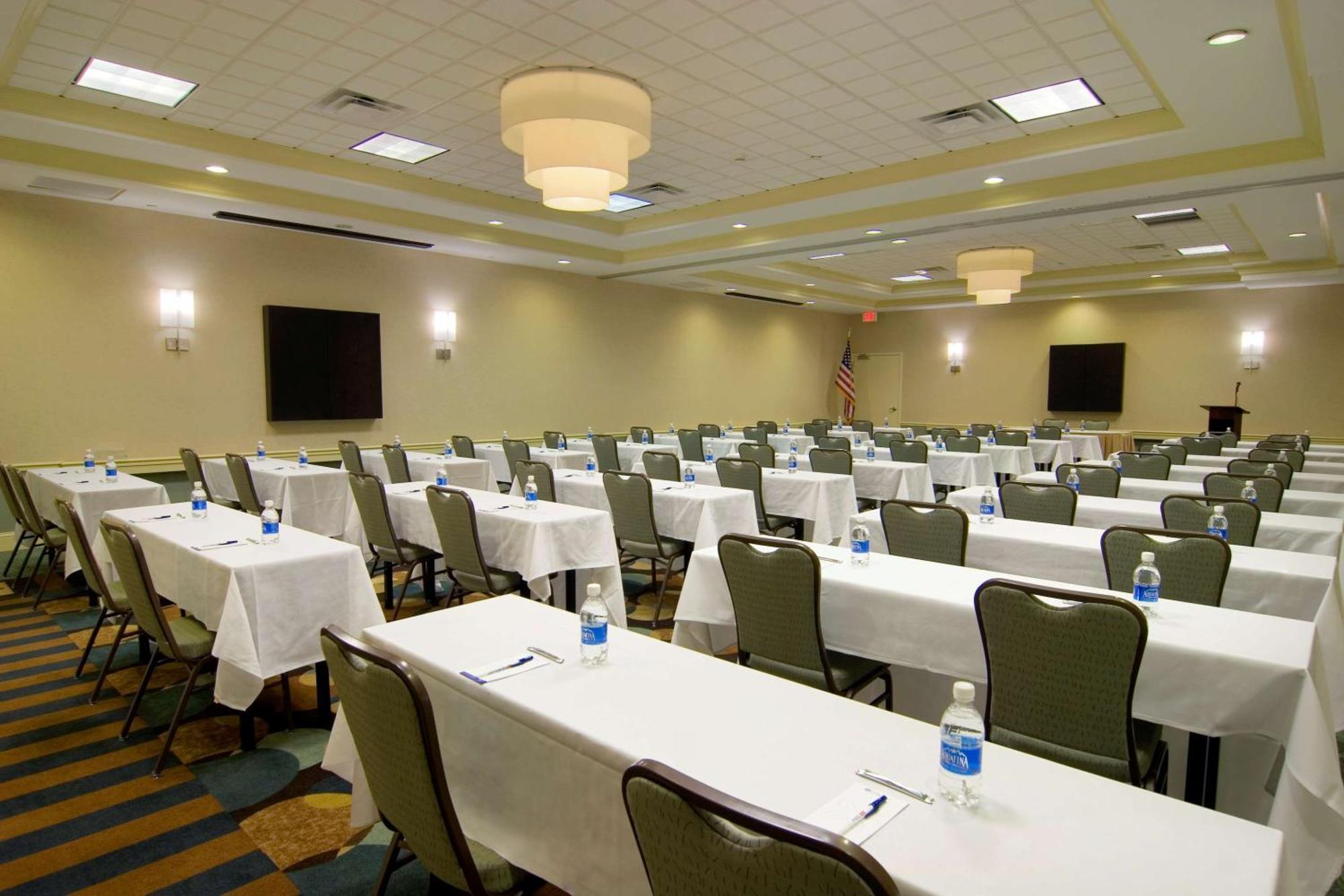 סנדסטון Hilton Garden Inn Richmond Airport מראה חיצוני תמונה
